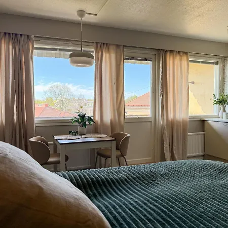 Tyylikaes Helmi - Taeysin Remontoitu Keskustayksioe Apartman Jakobstad