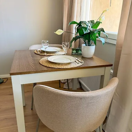 Apartman Tyylikaes Helmi - Taeysin Remontoitu Keskustayksioe Jakobstad