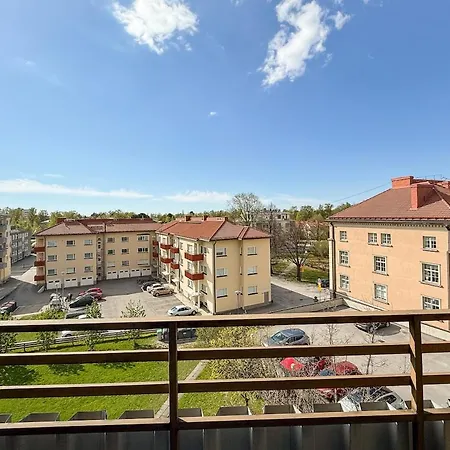 Tyylikaes Helmi - Taeysin Remontoitu Keskustayksioe Apartman *